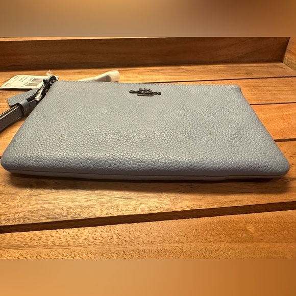 Coach Bluebell Small Wristlet NWT Chic and Stylish - Picture 4 of 11